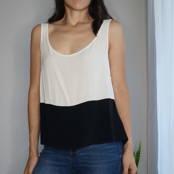 Black & White Tie Back Sleeveless Color Block Top by Forever 21 Size XS - Picture 2 of 10